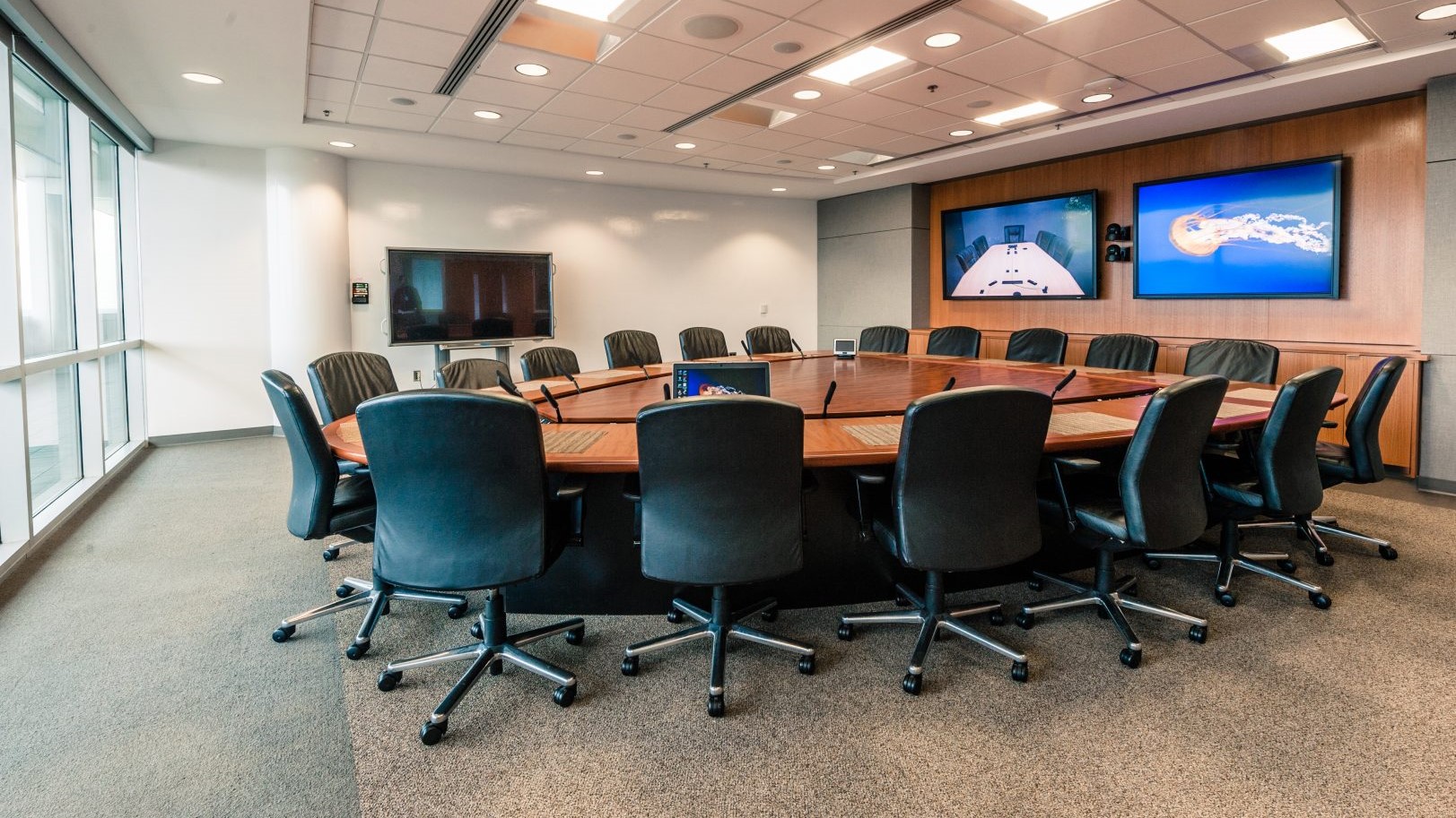 Why Wireless Conference Room | OfficePlus UAE