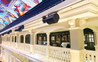 csm_Fohhn_Arc_speakers_mounted_at_a_shopping_mall_1960b77b78